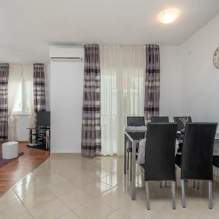 Apartment Jelena *