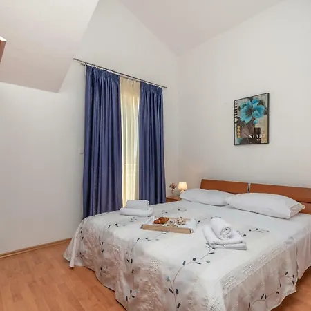 Jelena Apartment Seget Vranjica